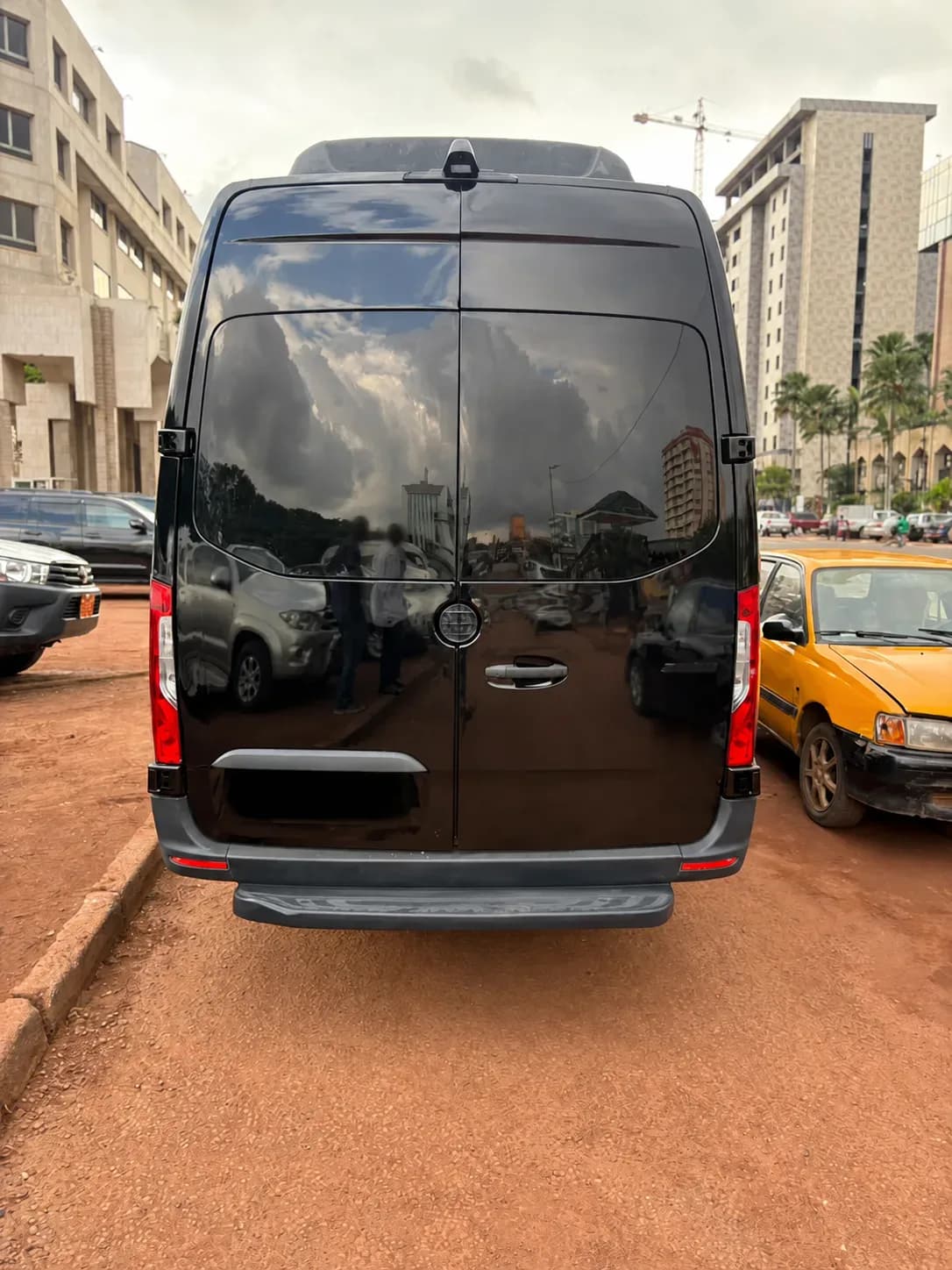 Mercedes-Benz Sprinter - black — Exterior — photo 6