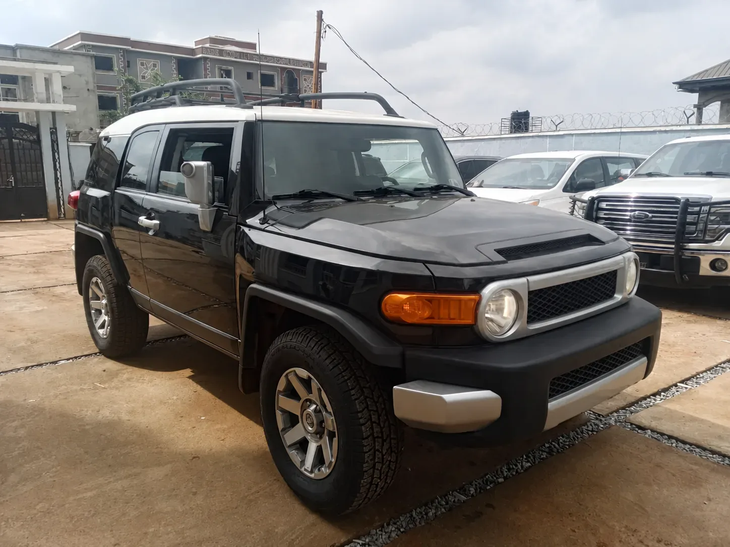 Toyota FJ Cruiser - black — vehicle photo