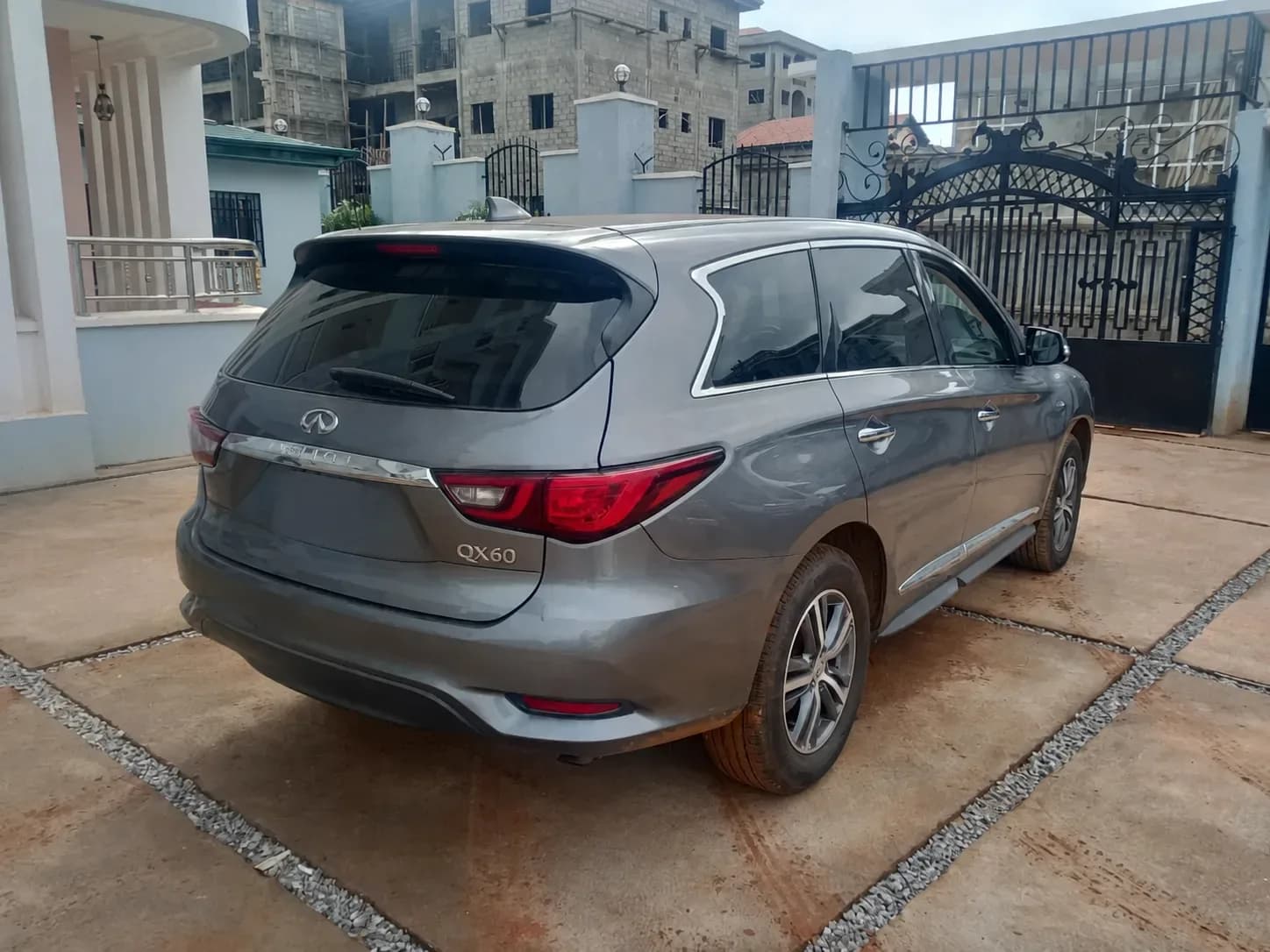 Infiniti QX60 - grey — Exterior — photo 2