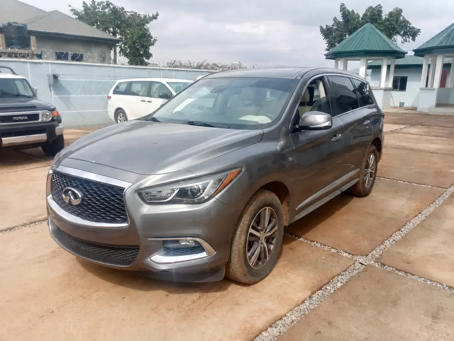 Infiniti QX60 - grey — Exterior — photo 5