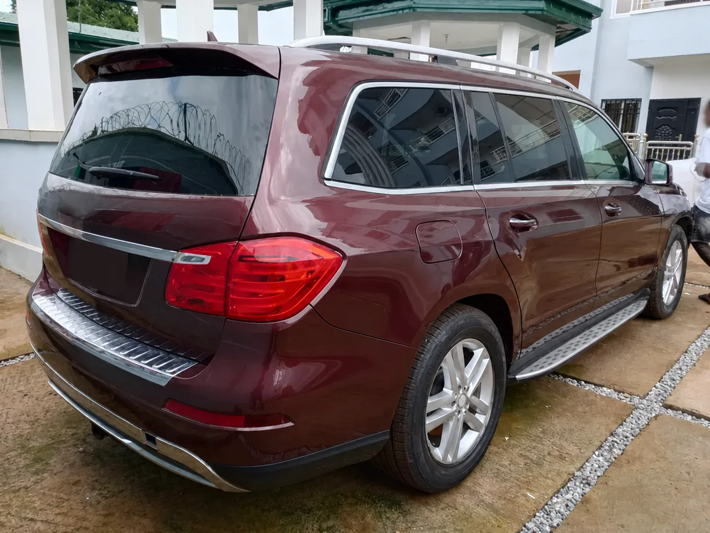 Mercedes-Benz GL-Class - burgundy — Exterior — photo 3