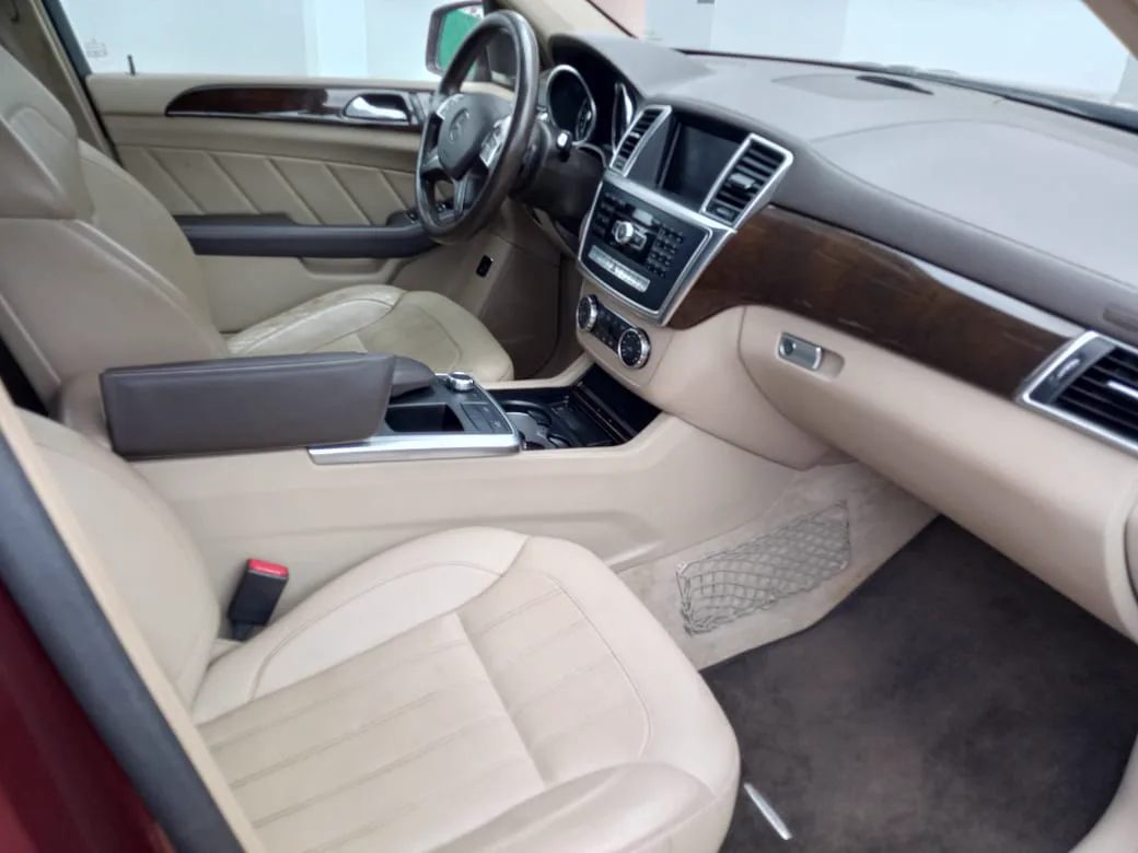 Mercedes-Benz GL-Class - burgundy — Interior — photo 6