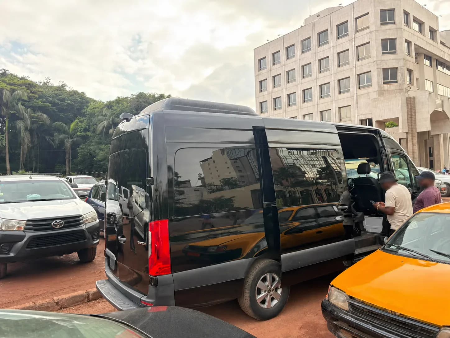 Mercedes-Benz Sprinter - black — Exterior — photo 3