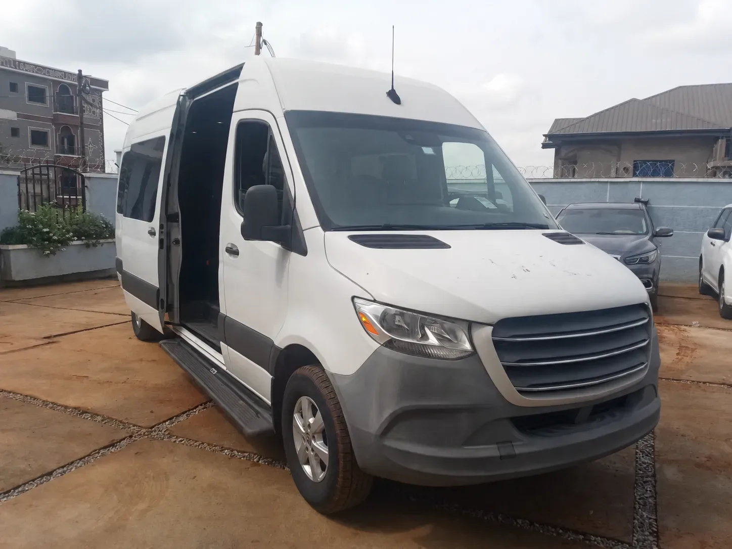 Mercedes-Benz Sprinter - white — Exterior — photo 5