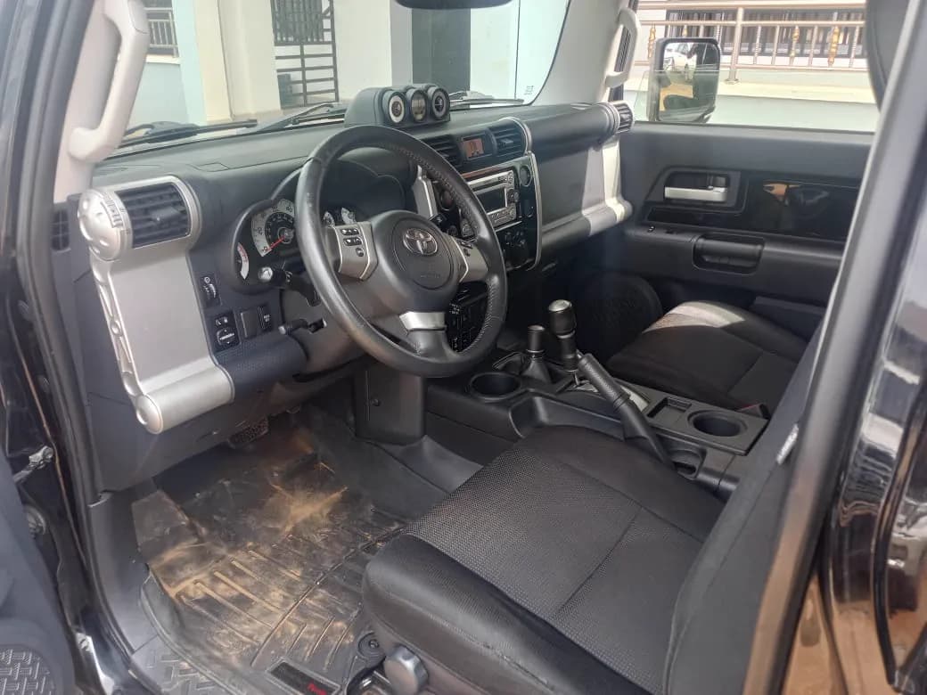 Toyota FJ Cruiser - black — Interior — photo 4